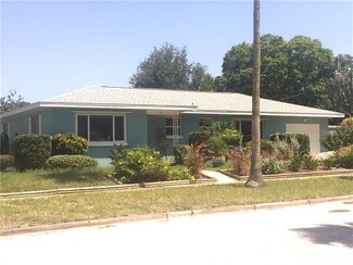57 Valencia Dr, Dunedin, FL 34698