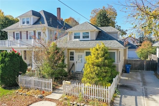 17 River St, Cranston, RI 02905