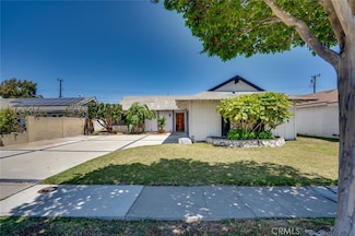 5671 Mangrum Dr, Huntington Beach, CA 92649