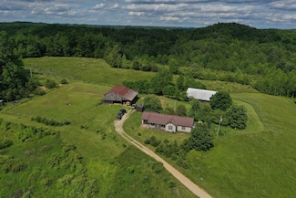 342 Dewey Banks Rd, Campton, KY 41301