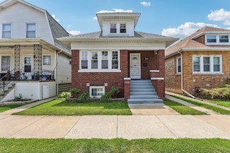5639 W Cornelia Ave, Chicago, IL 60634