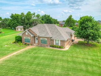 1308 Chipper Ln, Edmond, OK 73025