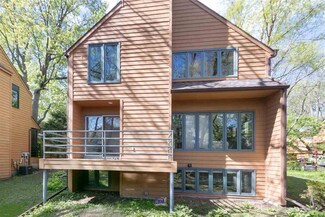 301 Glenthistle Ct, Madison, WI 53705