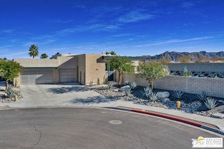 586 Polaris Ct, Palm Springs, CA 92264
