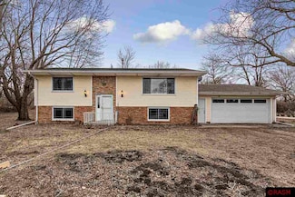 52821 223rd Ln, Lake Crystal, MN 56055