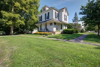 100 E Lytle St, Newman, IL 61942