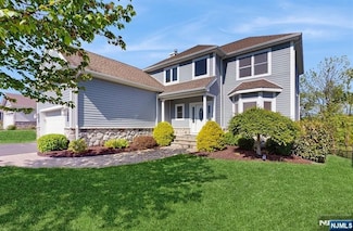 29 Coventry Rd, Hamburg, NJ 07419