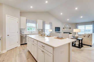 5181 Mustang Dr, Woodbury, MN 55129