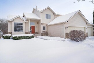 2261 Manuela Cir, Chaska, MN 55318