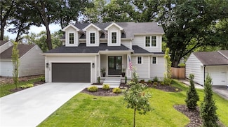 7106 Linden St, Prairie Village, KS 66208