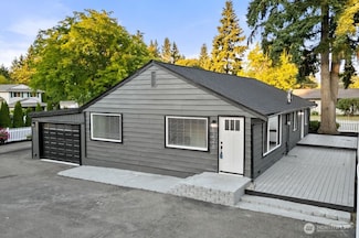 6226 NE 198th St, Kenmore, WA 98028