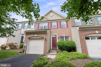 102 Penns Manor Dr, Kennett Square, PA 19348