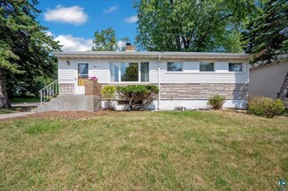 4001 Pitt St, Duluth, MN 55804
