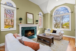 16 Chestnut St, Cos Cob, CT 06807