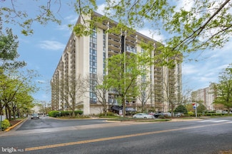 5300 Holmes Run Pkwy Unit 417, Alexandria, VA 22304