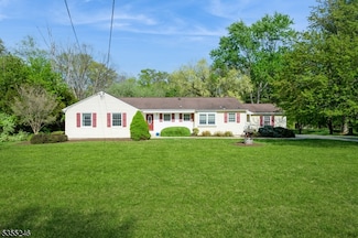 19 Whippoorwill Way, Belle Mead, NJ 08502