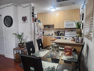 110 SE 2nd St Unit 210, Hallandale Beach, FL 33009