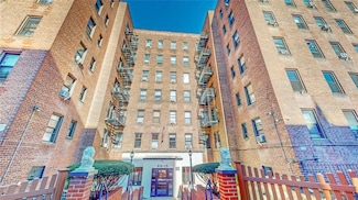 66-15 Wetherole St Unit 14C, Rego Park, NY 11374