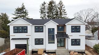 20 Poplar St, Merrick, NY 11566