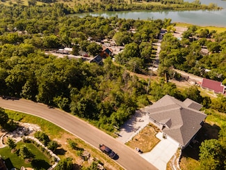 471 Crescent Dr, Ridgedale, MO 65672