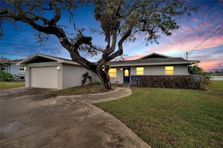 828 Bayshore Dr, Tarpon Springs, FL 34689