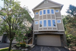 217 Old Creek Dr, Saline, MI 48176