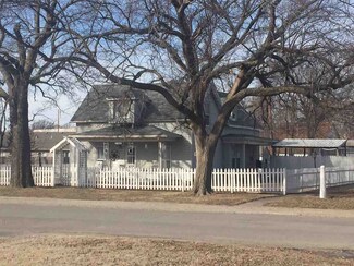 205 S Willow St, Douglass, KS 67039
