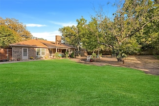 840 S Ridgeway Dr, Cleburne, TX 76033