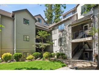 4000 Carman Dr Unit A8, Lake Oswego, OR 97035