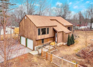 24 Wellesley Dr, Milford, NH 03055