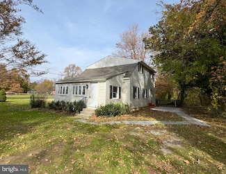 815 Seneca Park Rd, Middle River, MD 21220