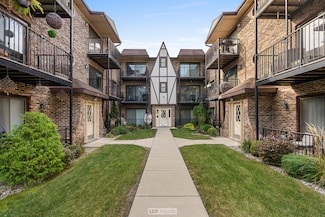 7616 W Lawrence Ave Unit E4, Harwood Heights, IL 60706
