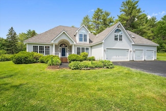 692 Kennebec Rd, Hampden, ME 04444