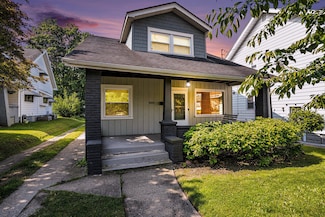 1060 Walker Ave NW, Grand Rapids, MI 49504