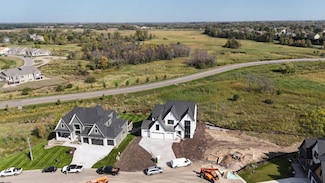 1986 Leaping Deer Cir, Medina, MN 55340