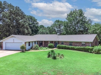 140 Dennard St, Longview, TX 75605