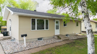 3533 11th Ave N, Grand Forks, ND 58203