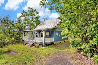 42 Parkway Dr, Marion, NC 28752