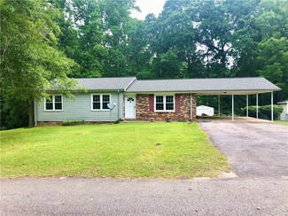 105 Scott Dr, Seneca, SC 29678