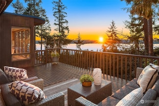 3021 69th Ave SE, Mercer Island, WA 98040