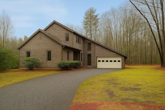 2 Hemlock Rd, Kingston, NH 03848
