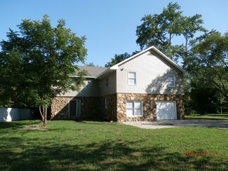 1418 N 17th St, Vincennes, IN 47591
