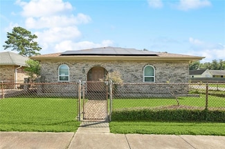 225 E Casa Calvo St, Chalmette, LA 70043