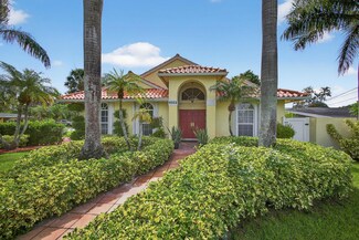 1052 W Shore Dr, West Palm Beach, FL 33406