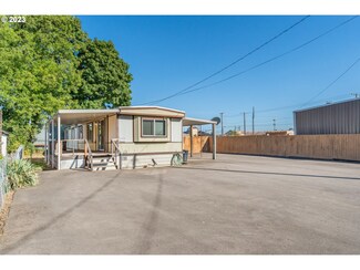 1117 34th St, Springfield, OR 97478