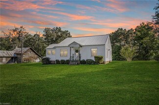 1916 Finch Farm Rd, Trinity, NC 27370