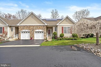 58 Goldfinch Dr, Trenton, NJ 08690