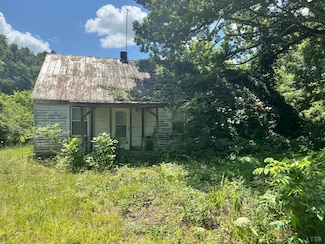 266 Tabor Rd, Gladys, VA 24554