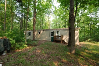 2120 Andy Ln, Beaverton, MI 48612