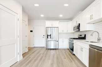 1133 N Shore Rd Unit 205, Revere, MA 02151